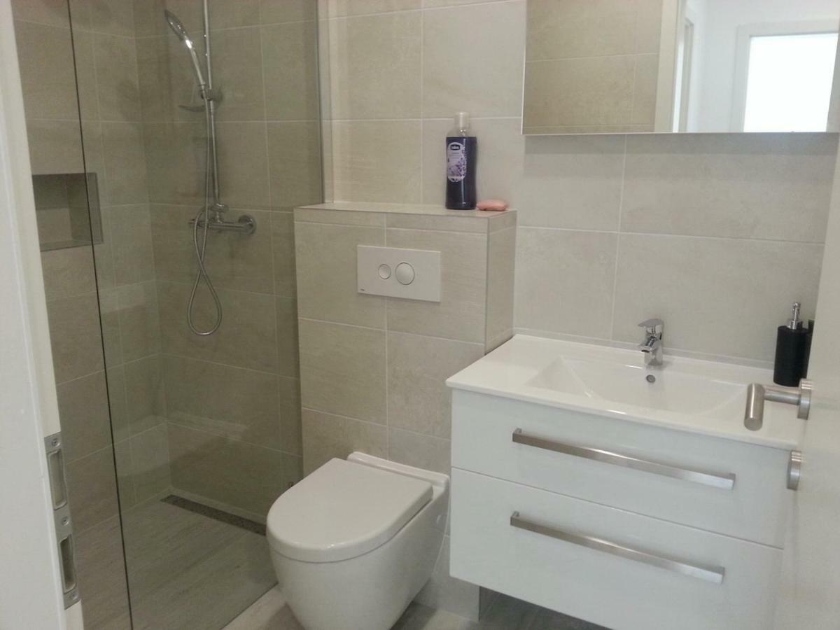 אומיס Apartment Rika מראה חיצוני תמונה