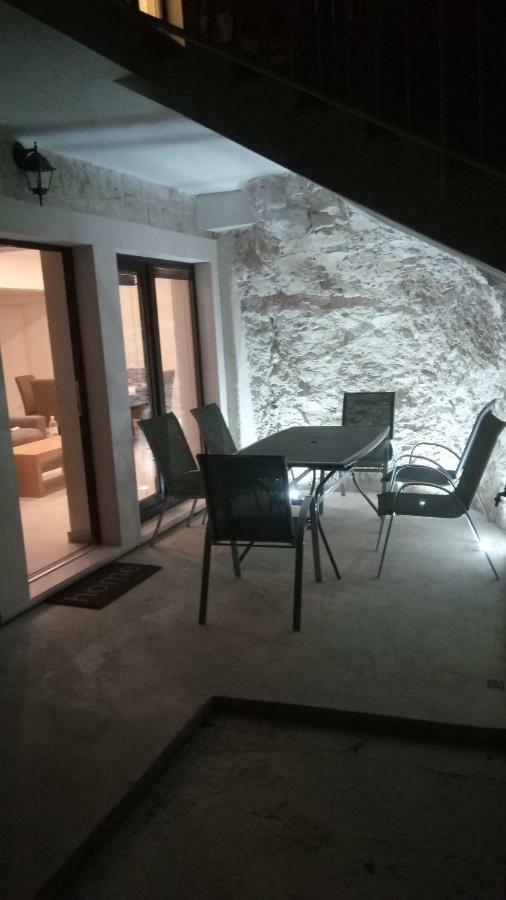 אומיס Apartment Rika מראה חיצוני תמונה